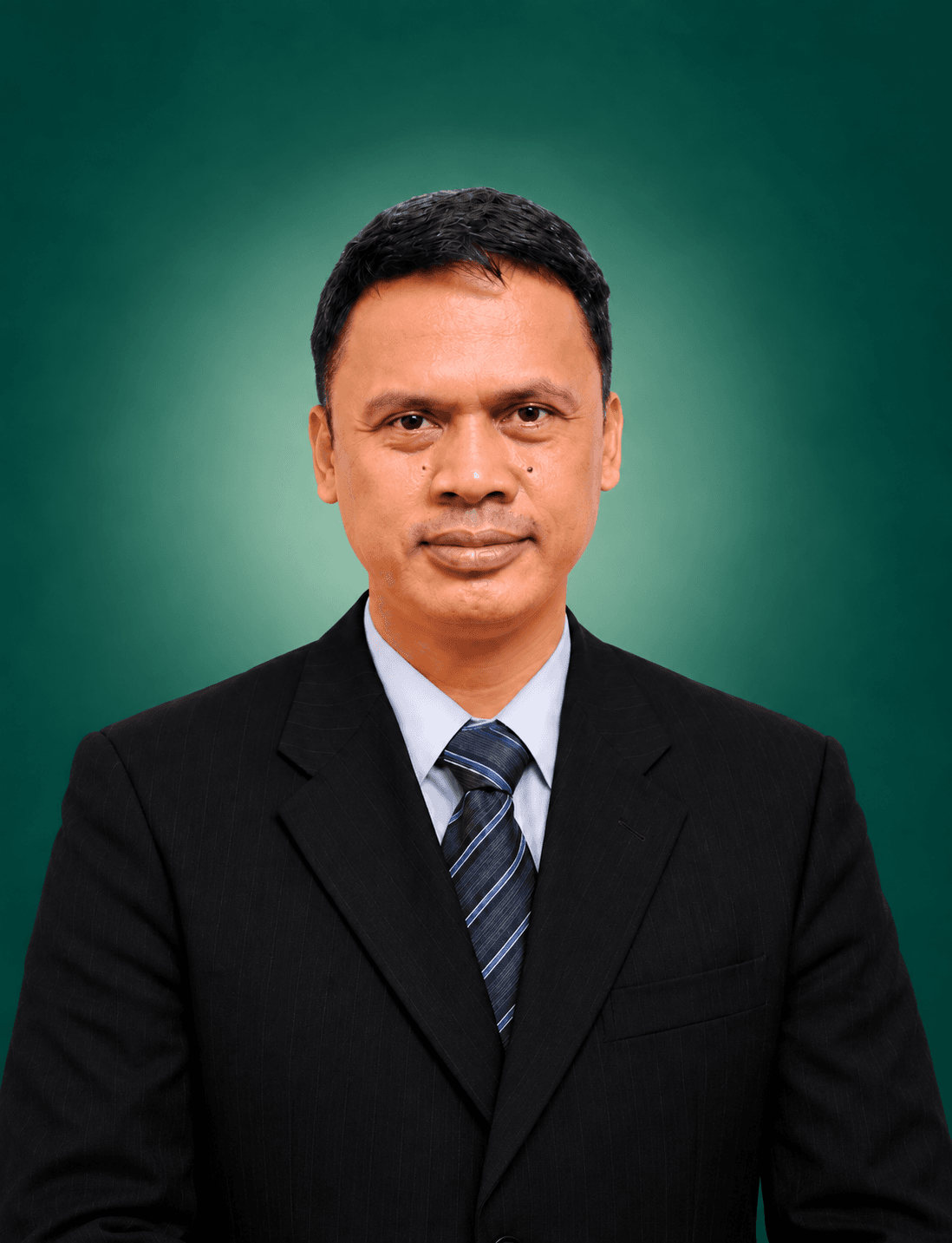 Portrait of EESMIGHTY founder Elmer E. Saclolo
